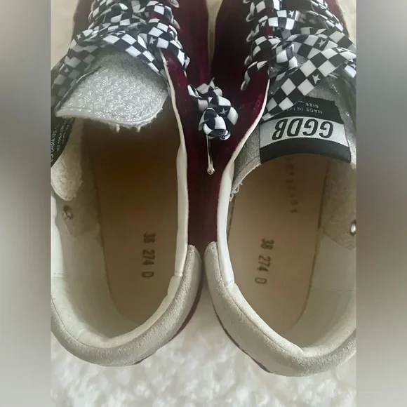 Ltd Edition Golden Goose Superstars - Picture 11 of 14